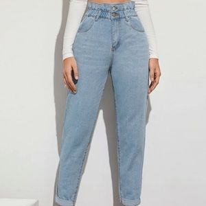 High Waisted Jeans
